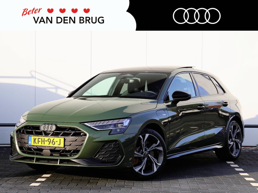 Audi A3 Sportback 45 TFSI e 272 pk S edition Competition | Panorama dak | Sonos | Achteruitrijcamera | Verwarmbare voorstoelen | Navigatie |