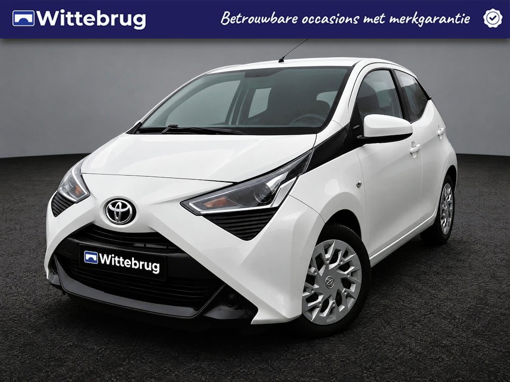 Toyota Aygo 1.0 VVT-i x-play Automaat met o.a. Navigatie!
