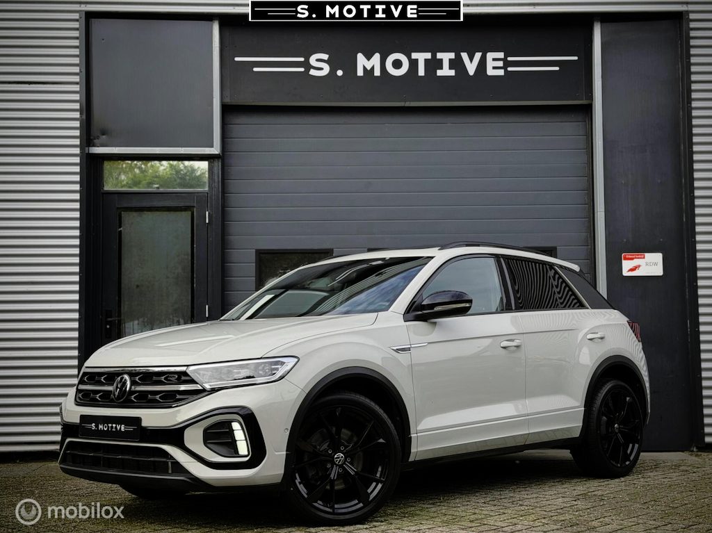 Volkswagen T-Roc 1.5 TSI R-Line|Pano|Beats|Black-Style|IQ Lights|Trekhaak|Camera|Stoelvwr|