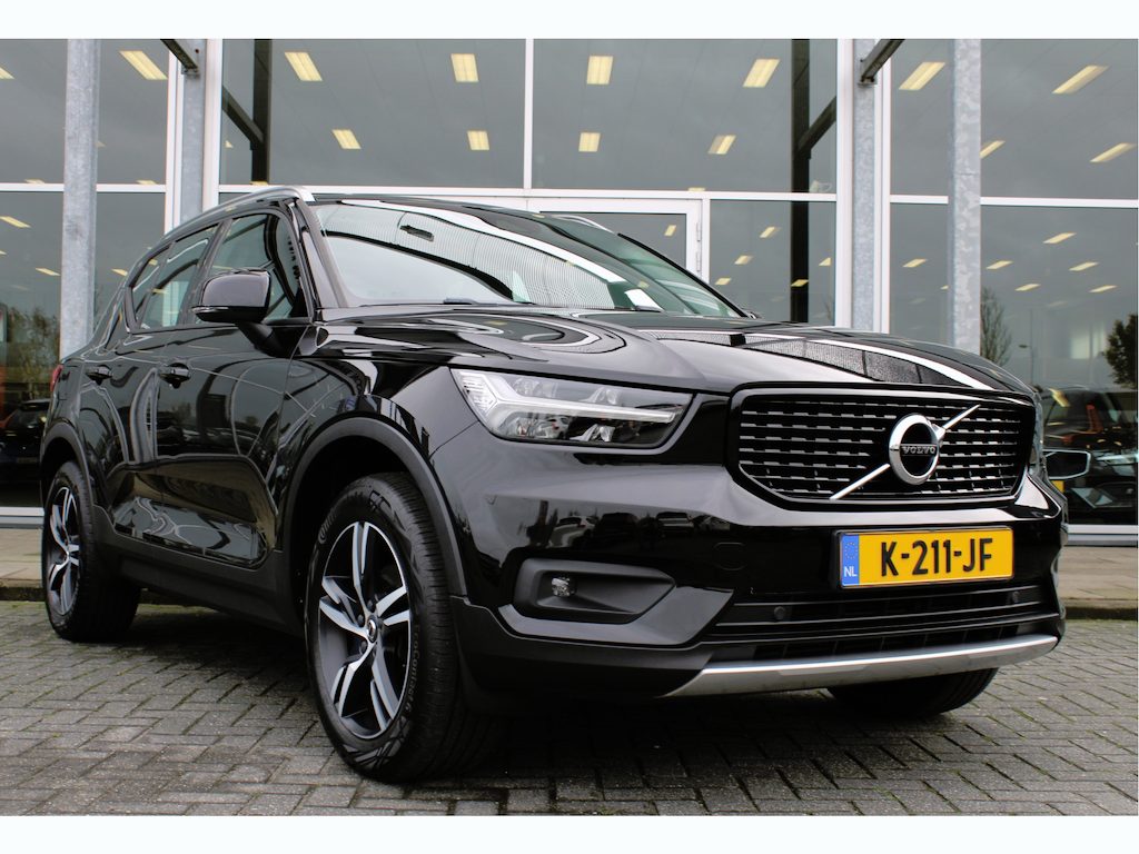 Volvo XC40 T2 130PK Automaat Business Pro | Trekhaak | Pilot-Assist | Keyless | BLIS | PDC Achter | DAB-Audio |