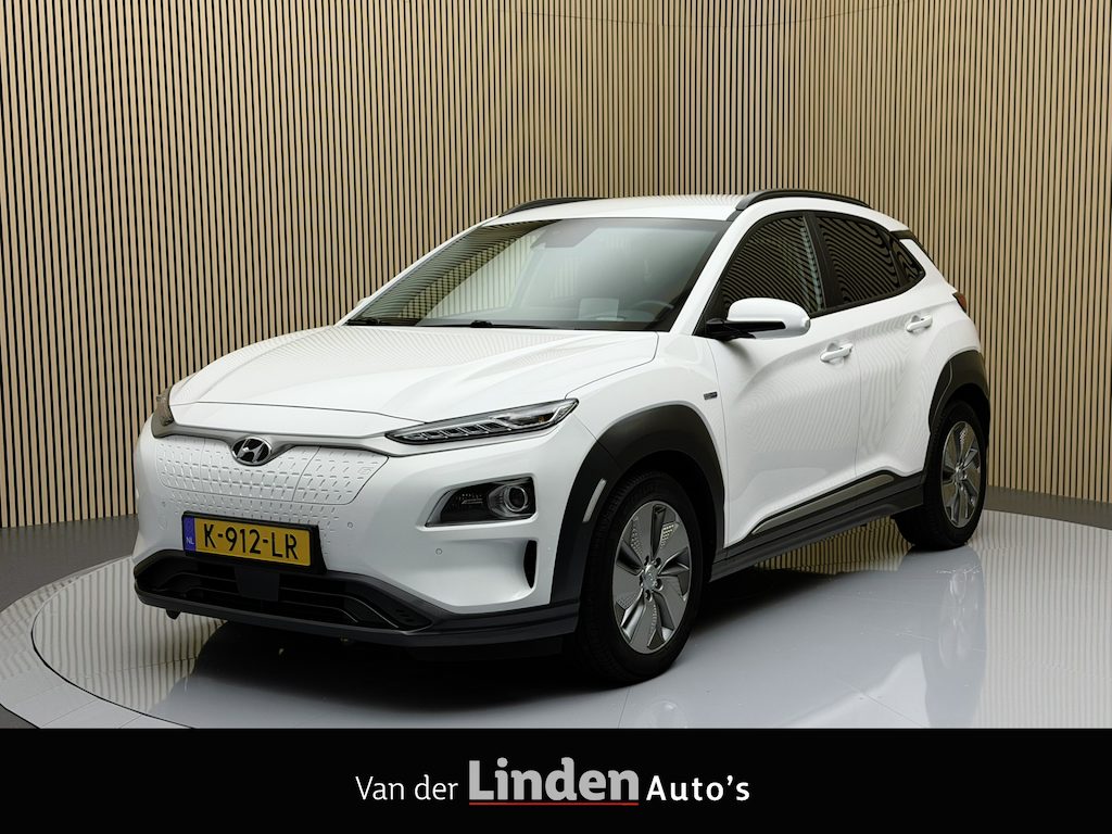 Hyundai Kona Electric EV Limited 64 kWh 3- Fase SOH 93,7% | Warmtepomp | Camera | Navigatie | Head-Up Display | Leer | Led