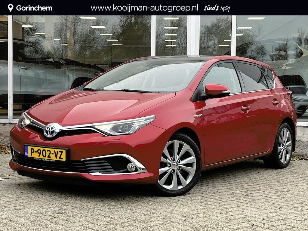 Toyota Auris 1.8 Hybrid Executive Panoramadak, Parkeersensoren V+A, Privacy Glass, Stoelverwarming, Enz