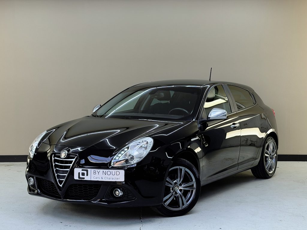 Alfa Romeo Giulietta 1.4 T Distinctive, 120Pk, 2014, 1ste eigenaar, Parkeersensoren, Climate control, Cruise control, Automatische verlichting, Bluetooth audio, Bluetooth bellen,