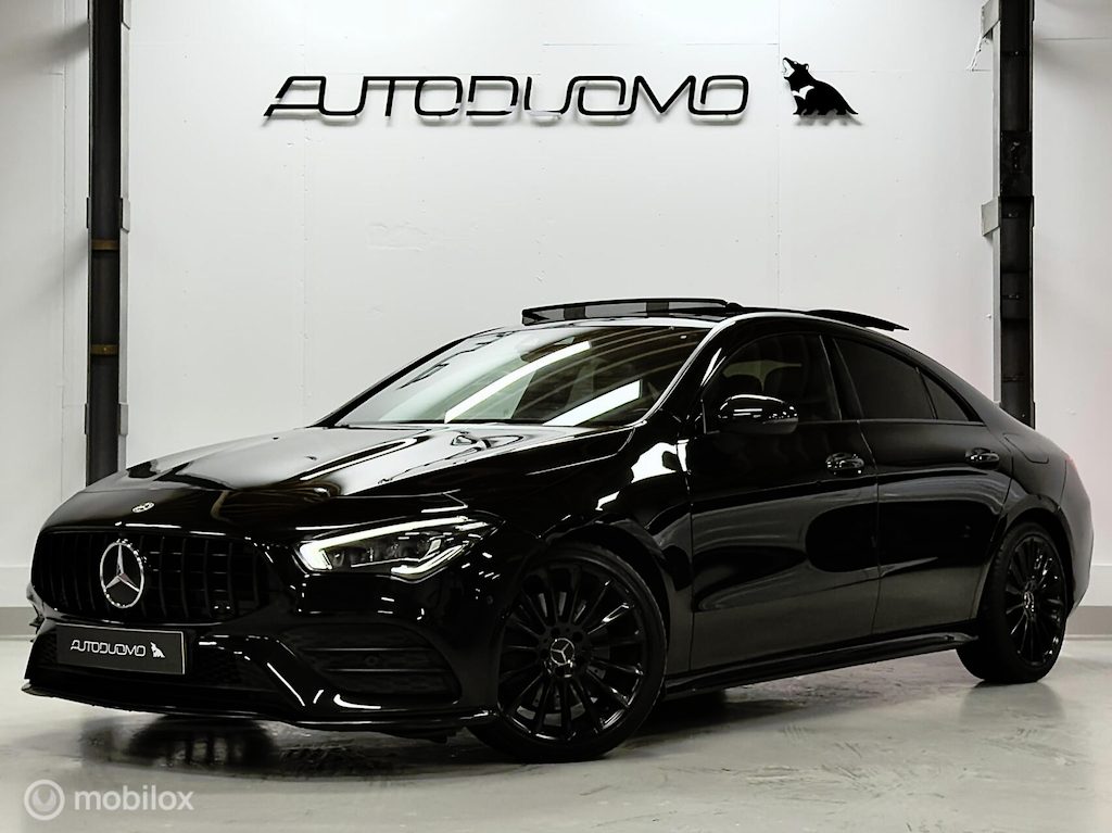 Mercedes-Benz CLA 200 AMG | Pano | Dodehoek | Beam | Stoelverwarming | Sfeer | Night | 18" | NAP | Camera | Leer/Alcantara | Verkeerslichtweergave+ | Widescreen | DYNAMIC