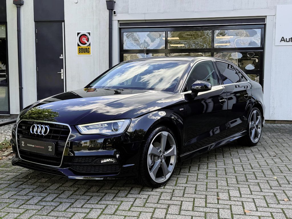 Audi A3 Berline 1.4 TFSi 92kW S tronic S line Automaat | S-Line | Leder | Navi | Trekhaak | Slechts 61.245 km!