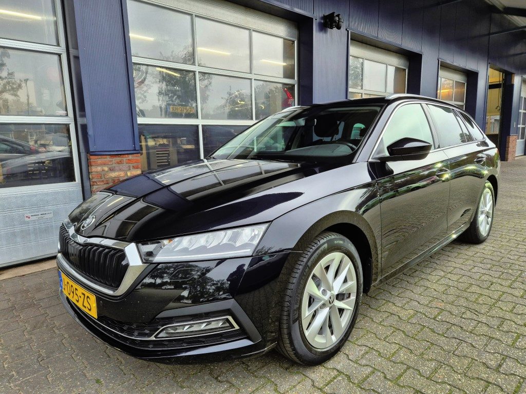 Skoda Octavia 1.0 TSI Business Edition Plus, Trekhaak, ACC, stoel verwarming, Carplay, Elektrische A-klep, ALL In prijs!