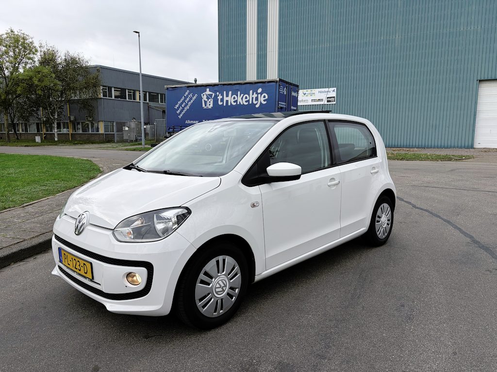 Volkswagen Up! 1.0i high up! BlueMotion 5-Deurs 60 PK. Zuinige en zeer betrouwbare auto !!! Alle keuringen toegestaan !!