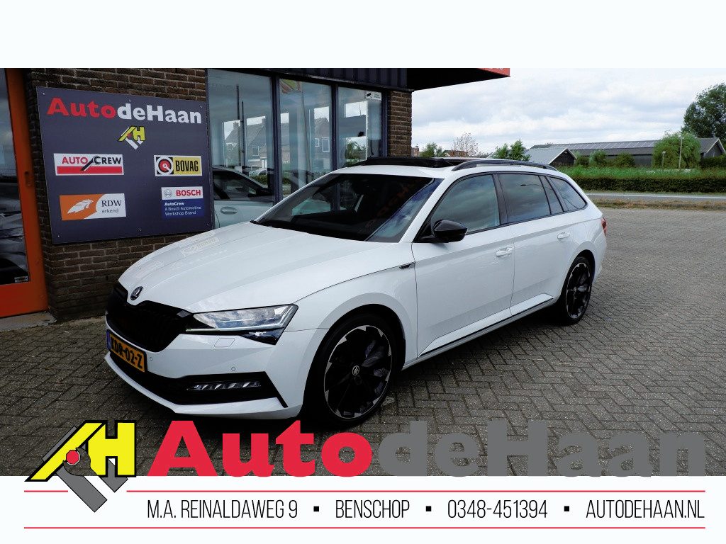 Skoda Superb Combi Sportline iV Pano/ACC/Canton/Matrix/Trekhaak/Camera