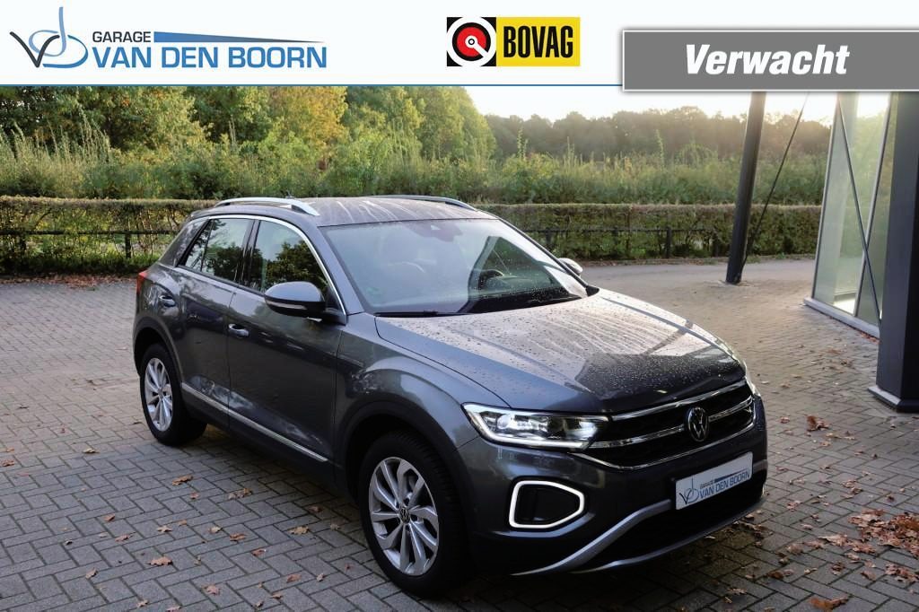 Volkswagen T-Roc 1.5 TSI, Stoelverw, CarPlay/Android, Volledig LED koplampen, All-Seasons etc.