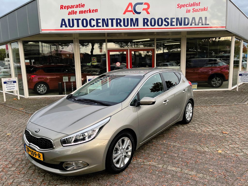 Kia Ceed Cee'd 1.6 GDI DynamicLine LEDER / trekhaak / clima / Cruise / Stoelverwarming