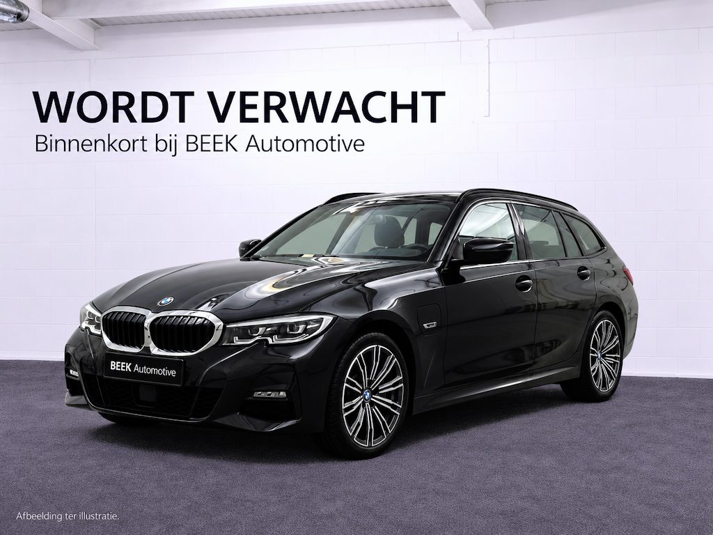 BMW 3-Serie Touring 330e | M Sport | Trekhaak | Stuur- en stoelverwarming | Apple CarPlay