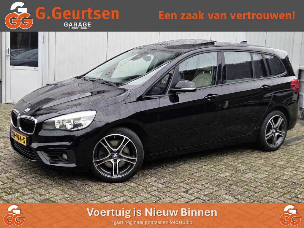 BMW 2-Serie Gran Tourer 220i 7-Persoons, Panoramadak, Lederen bekleding, Navigatie,