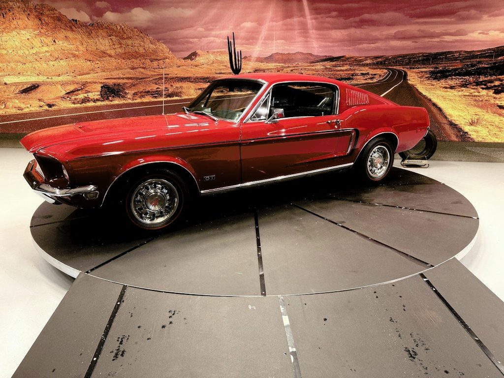 Ford Mustang Fastback GT390 4-Speed