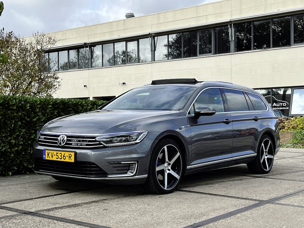 Volkswagen Passat Variant 1.4 TSI GTE |PANO|STOELVERW|TREKHAAK|ADAPTIVE CRUISE|CARPLAY|