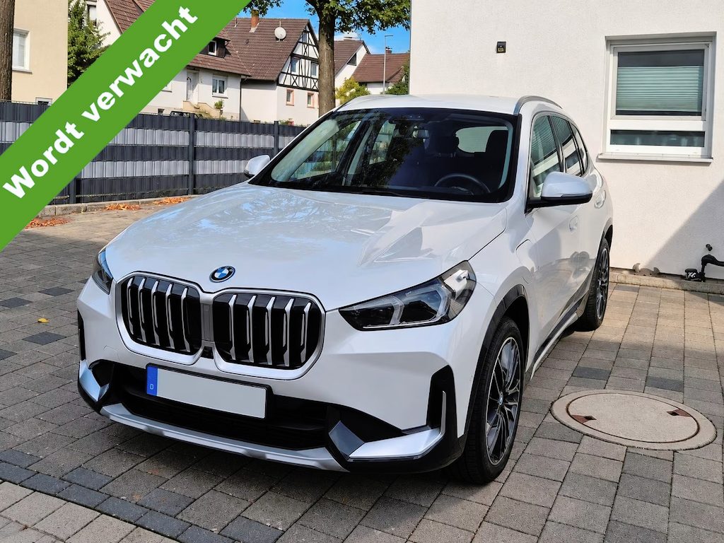 BMW X1 xDrive25e xLine Harman-Kardon HUD Elek Stoelverstelling Keyless Entry 19 Inch Driving Assistant Professional Stoelmassage