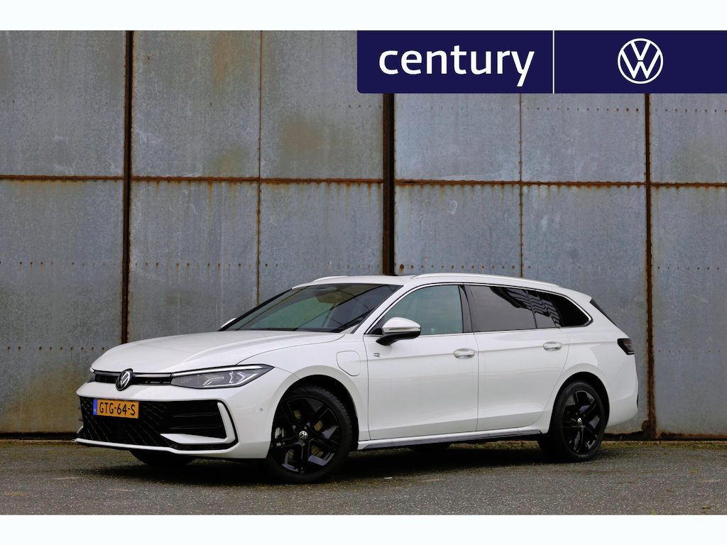 Volkswagen Passat Variant 1.5 eHybrid R-Line Edition | Panodak | Zwenkbare Trekhaak | Camera | Navi | ACC | Massage |