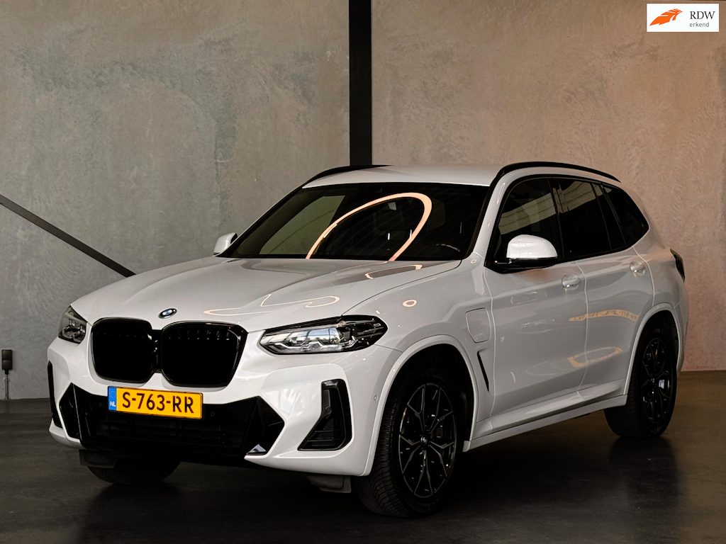 BMW X3 XDrive30e M-Sport,Trekhaak,CarPlay,Leer,Gesture,DAB+,Camera, Enz..
