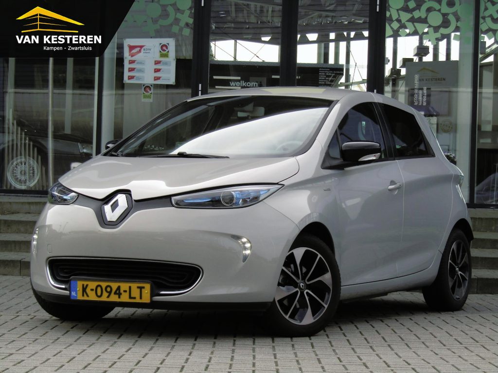 Renault Zoe R90 92pk Bose inclusief Batterij / Trekhaak / Navigatie / Camera / Stoelverwarming /  Compleet dealer O.H.