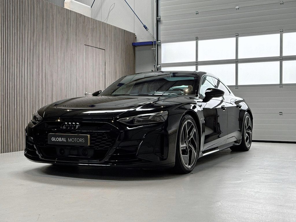 Audi e-Tron GT RS 93 kWh - PANORAMADAK - BANG & OLUFSEN - LED - HEAD UP DISPLAY - STUURVERWARMING - STOELKOELING + VERWARMING