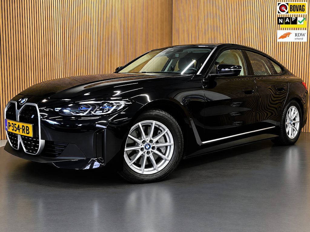 BMW i4 EDrive40 High Executive 84 kWh|95% SOH|VOLLEDER|HEAD-UP|ACC|CARPLAY|CAMERA 360|STOELVERWARMING|ELEK.A-KLEP|NAVI|NAP|NL-AUTO