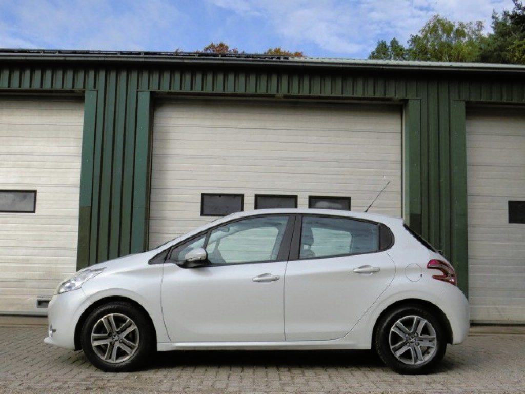 Peugeot 208 1.2 VTI ENVY
