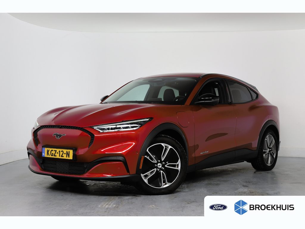 Ford Mustang Mach-E RWD 75 kWh | Leder | Camera | Adapt. Cruise | Standkachel | Stoel en Stuurverwarming | Apple/Android Carplay | Automatisch inparkeren | Full LED