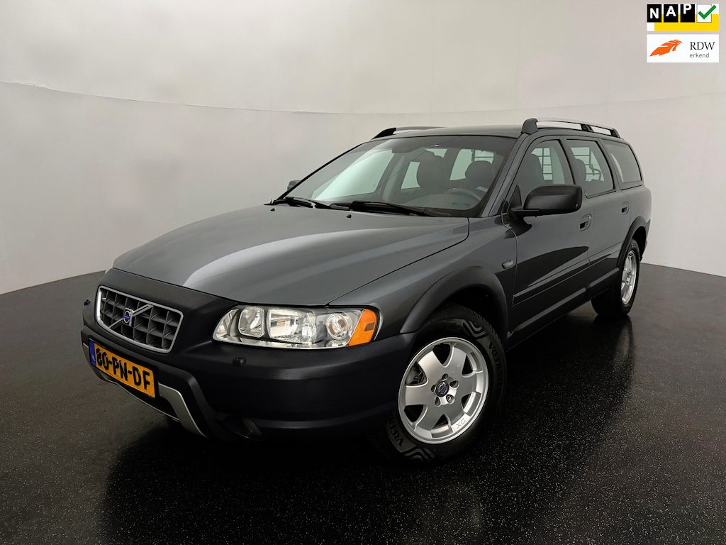 Volvo XC70 2.5 T Momentum / Automaat / Cruise / Trekhaak