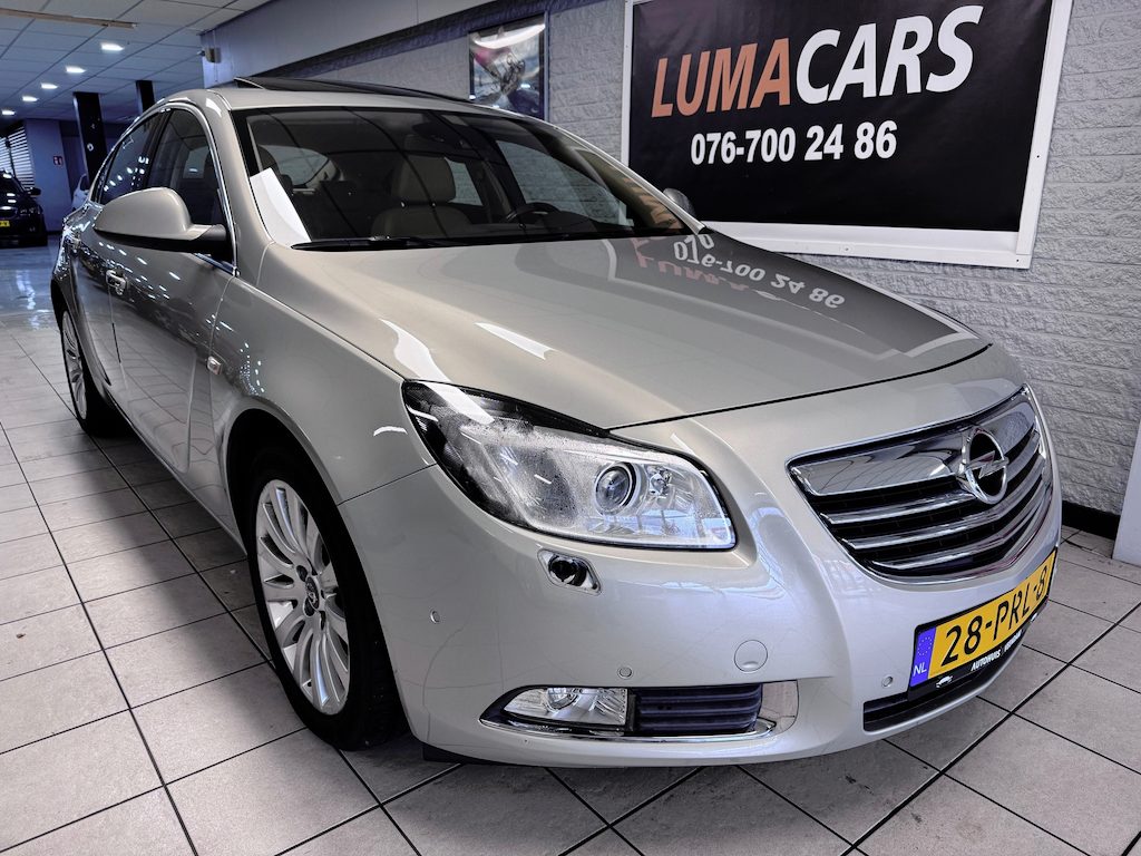 Opel Insignia 2.0 T Cosmo | Pano | Stoelverw.| Leder | 220pk