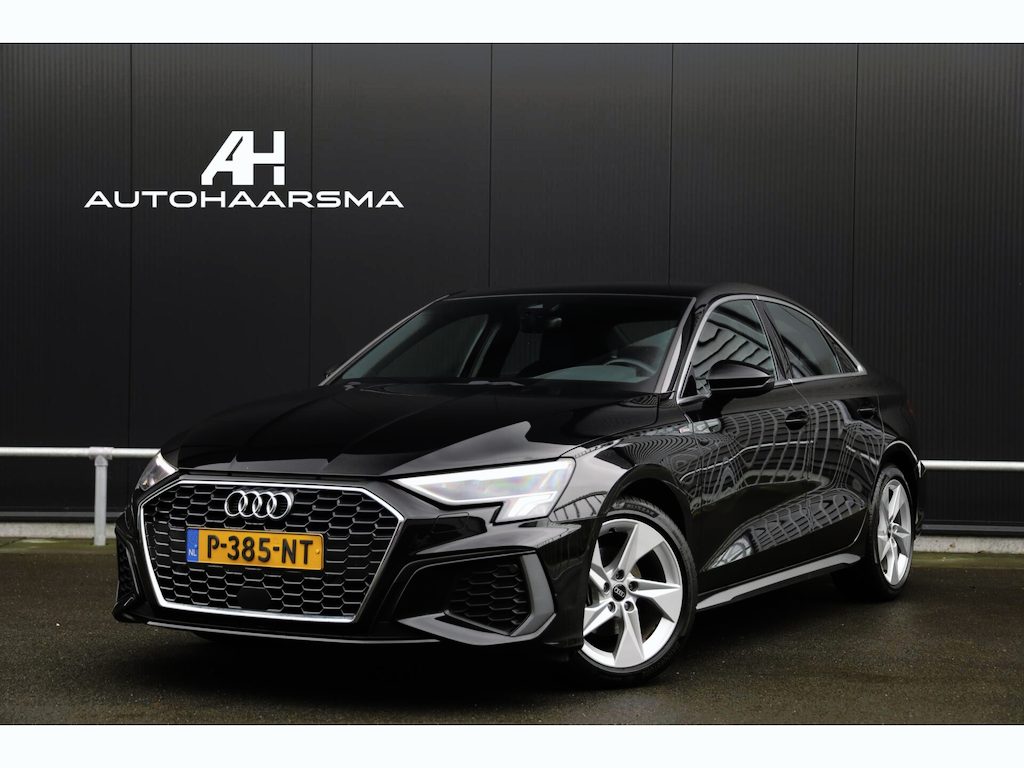 Audi A3 Limousine 30 TFSI 110pk S-Edition Leer Stoelverwarming Sfeerverlichting Sportstoelen LED CarPlay ACC S-Line