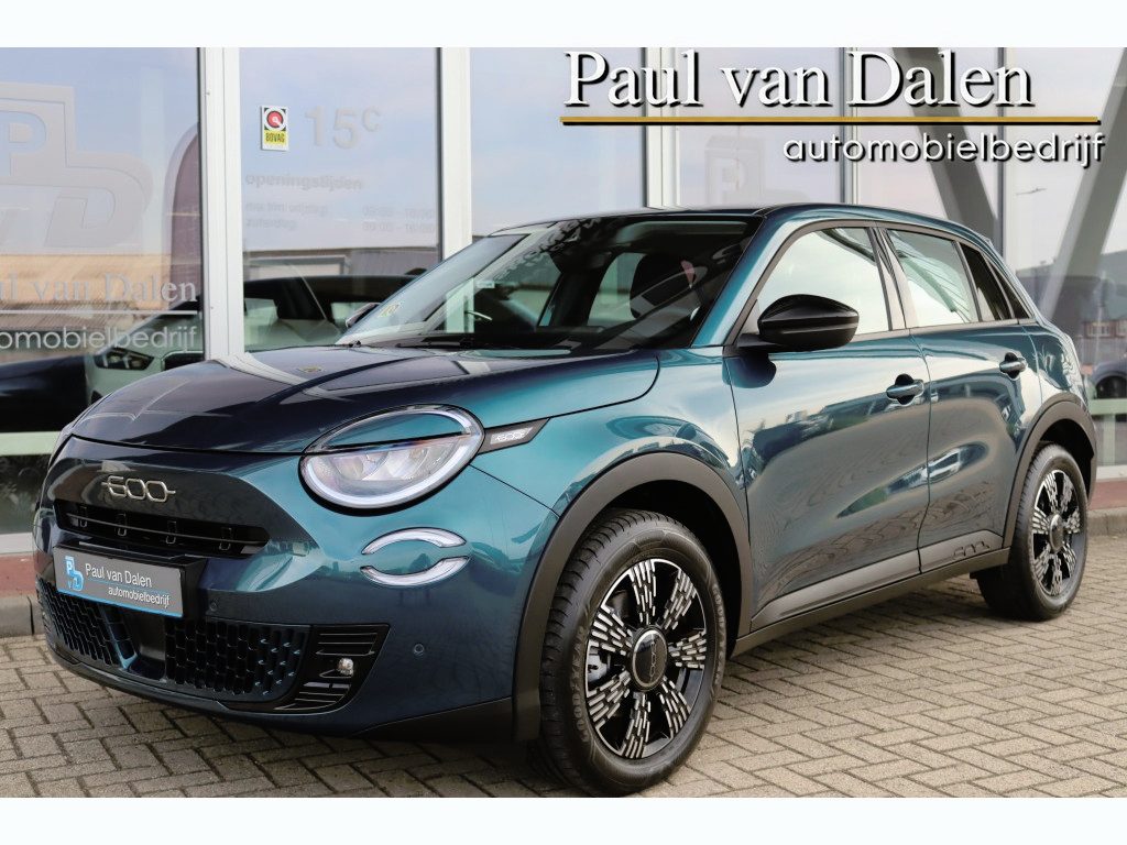 Fiat 600 1.2 Hybrid 145PK AUTOMAAT URBAN Navi | Keyless | Camera | Clima | Cruise | Pdc v+a | 17 Inch Lm | Led | Carplay/Android |