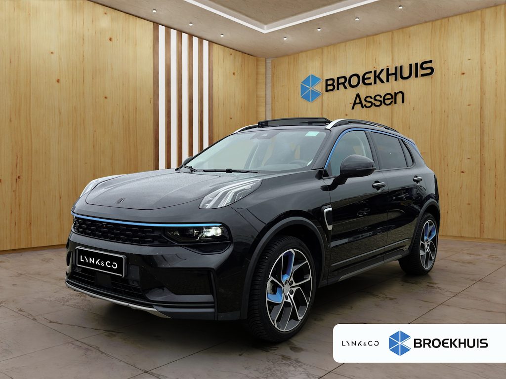 Lynk & Co 01 1.5 | Trekhaak | 360 Camera | Stoelverwarming | Panoramadak | Memory Stoelen | BLIS | Keyless Start / Entry |
