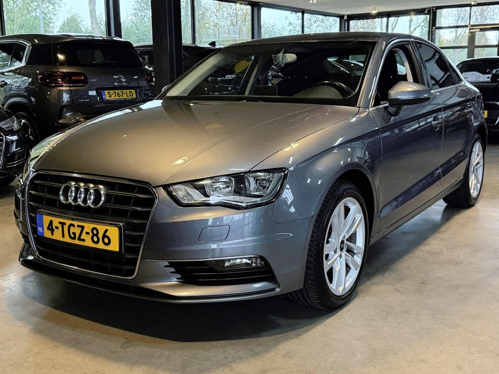 Audi A3 Limousine 1.4 TFSI CoD 140Pk Attraction Pro Line sedan