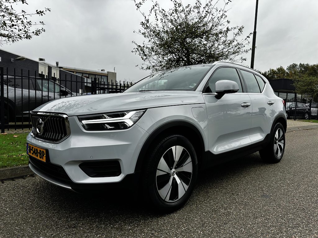 Volvo XC40 1.5 T4 Recharge Inscription Expression Thaak Leder Apple Carplay