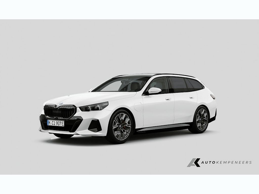 BMW 5-Serie 530 530e xDrive Touring M Sport Pro | Panorama | Alcantara Hemel | Driving Ass. Prof. | 360 Camera | Trekhaak | Harman/Kardon | 20' Inch |