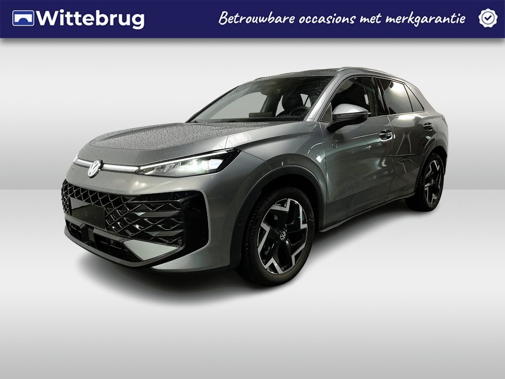 Volkswagen T-Roc 1.5 eTSI R-Line / FABRIEKSGARANTIE TOT 02-2028/ AUTOMAAT/ TREKHAAK/ NAVI/ CLIMA/ STOELVERWARMING/ APP-CONNECT/ PARK. SENSOREN + CAMERA