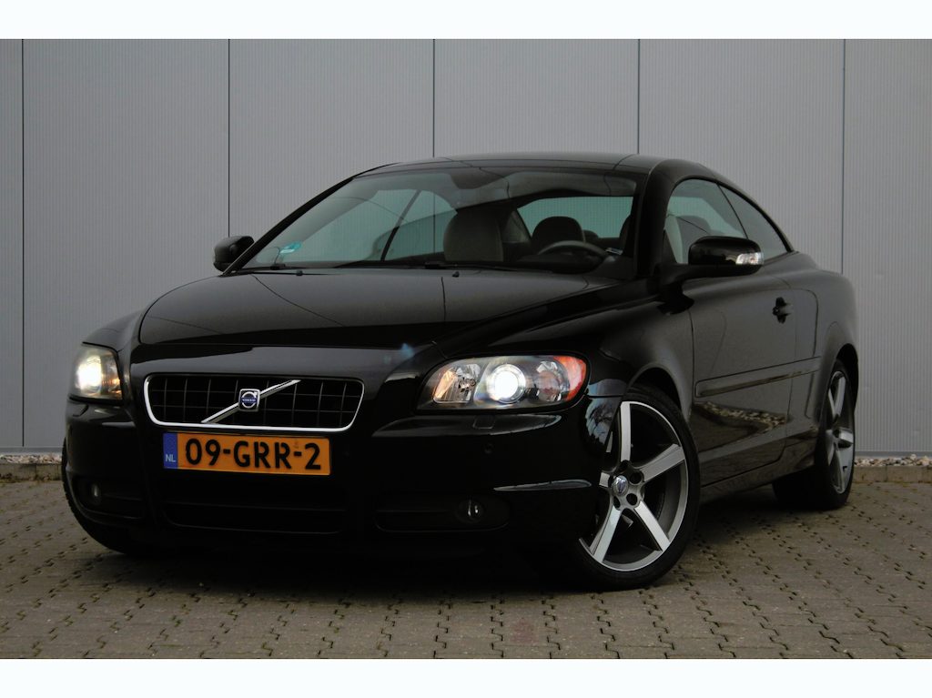 Volvo C70 Convertible 2.4 Summum | Dealer onderhouden | NAP | Automaat | Trekhaak | Stoelverwarming | Leer | APK | Cruise |