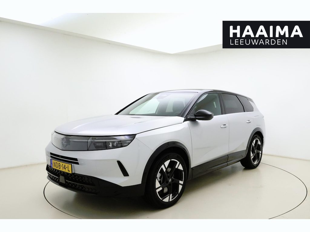 Opel Grandland 1.6 Turbo Plug-in-Hybrid Ultimate | 20'' lichtmetalen velgen | Stoel- stuurverwarming | Elektrische achterklep | Afneembare trekhaak | Elektrisch verstelbare stoelen | Zwart dak | Alcantara bekleding