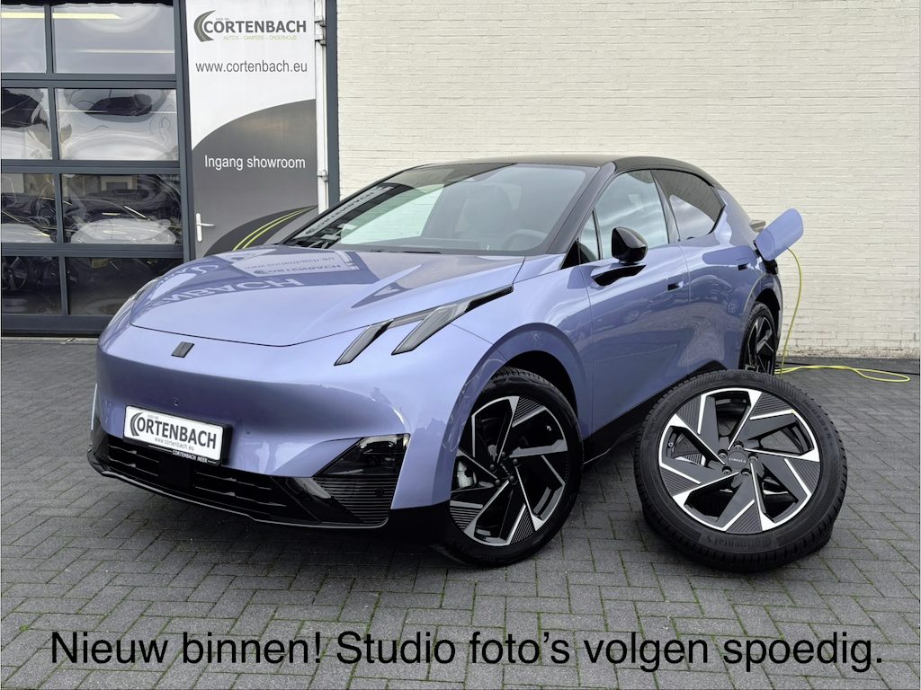 Lynk & Co 02 Core 66 kWh NIEUW | Panoramadak | Harman Kardon | Blis | Keyless | Incl. 19'' winterwielen |
