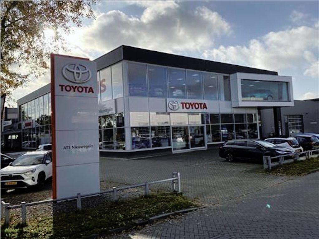 Toyota Corolla Cross Hybrid 180 Executive | Panoramadak | Nieuw , Metal stream grey
