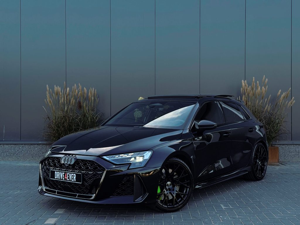 Audi RS3 A3 Sportback 2.5 TFSI quattro | Kuip | Pano | Carbon
