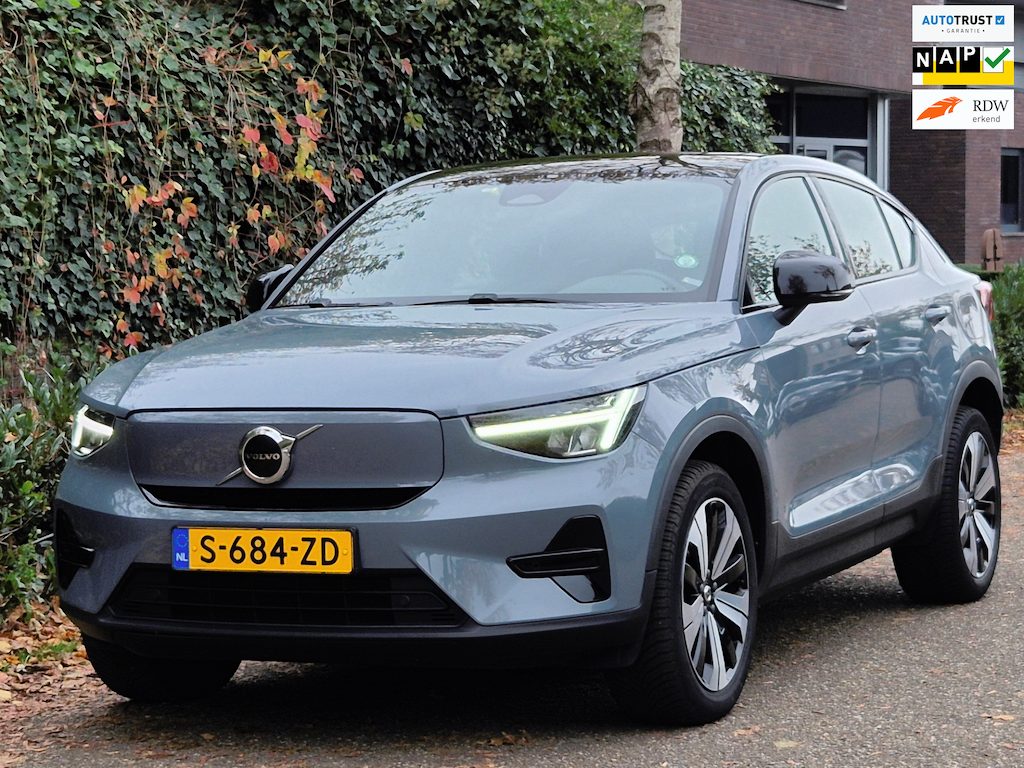 Volvo C40 Recharge Core 69 kWh Zeer gave uitvoering NAP Panoramadak Zwart dak 1e eigenaar NAP