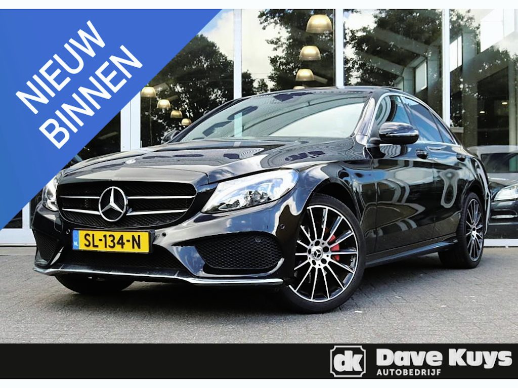 Mercedes-Benz C-klasse 180 AMG Line | Panoramadak | Leer | Trekhaak |