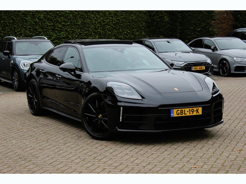 Porsche Panamera 2.9 4 E-Hybrid / Panoramadak / 360Camera / Adaptieve Stoelen / Matrix LED / 21'' / Bose / Sportchrono / Luchtvering / Stoelverwarming / Dodehoek / DAB / ACC