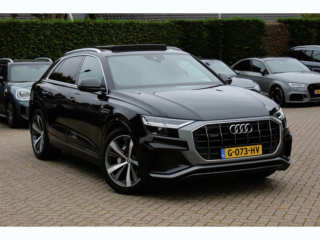 Audi Q8 50 TDI quattro Pro Line S / Trekhaak / Panoramadak / Camera / Softclose / Intr.voorverwarming / 21'' / Luchtvering / Leder / CarPlay / Bose / Dodehoek / DAB / ACC / Stoelverwarming