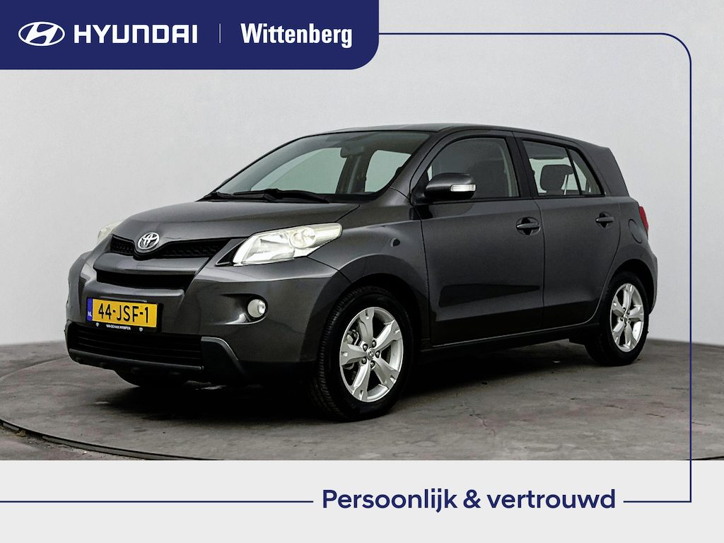 Toyota Urban Cruiser 1.3 VVT-i Aspiration | Trekhaak | Metallic lak | Achterbumper beschermer | Airco | L.M. Velgen |