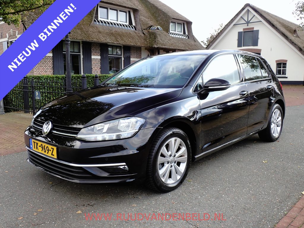 Volkswagen Golf 1.0 TSI Comfortline / PDC / CARPLAY / ACC / NAVI