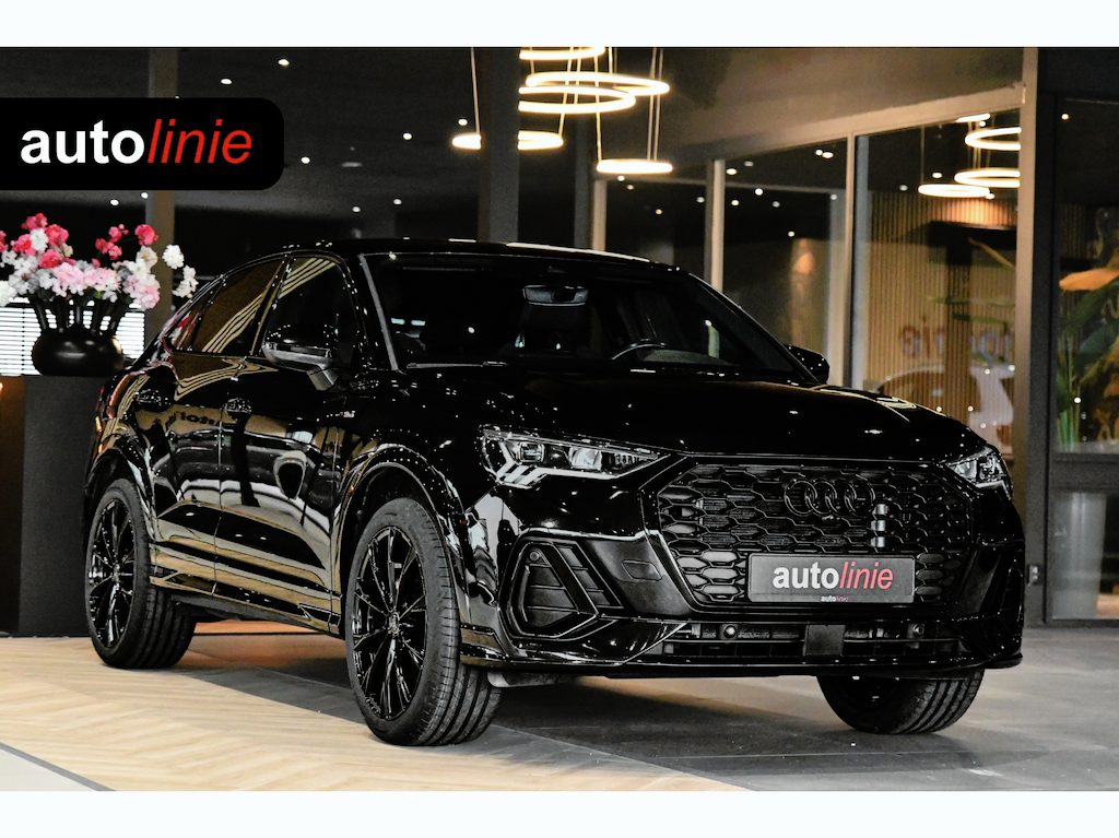 Audi Q3 Sportback 45 TFSI e 3x S-Line, Sonos, ACC, 360, Keyless, Black, Matrix, Ambiente, 20"!