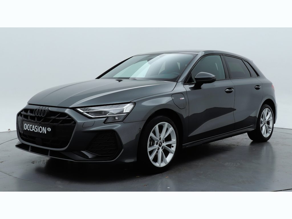 Audi A3 Sportback 40 TFSI e 204PK S edition | Camera | Stoelverwarming | Zwart optiek |