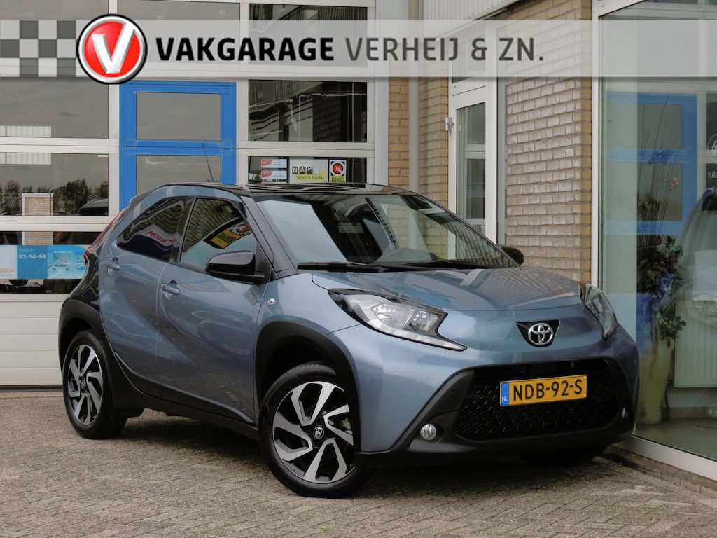 Toyota Aygo X 1.0 VVT-i S-CVT Envy Camera|CarPlay|Clima|Cruise|Automaat|2 Tone|Key Less|LED|DAB+