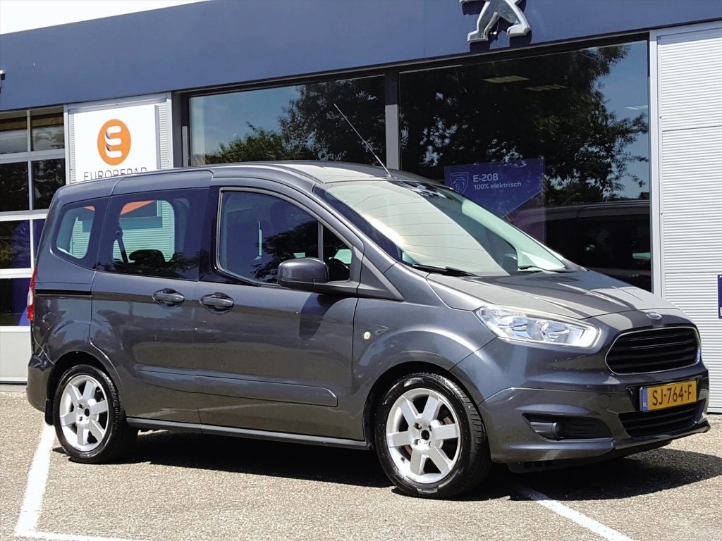 Ford Tourneo Courier TITANIUM 1.0Ecoboost-100pk S&S Airco | LM-velgen | Hoge instap & zit | Parkeersensoren achter | Zijschuifdeur links & rechts HOGE INSTAP, ZIJSCHUIFDEUREN, ZUINIGE MOTOR, DISTRIBUTIERIEM IS PAS VERVANGEN